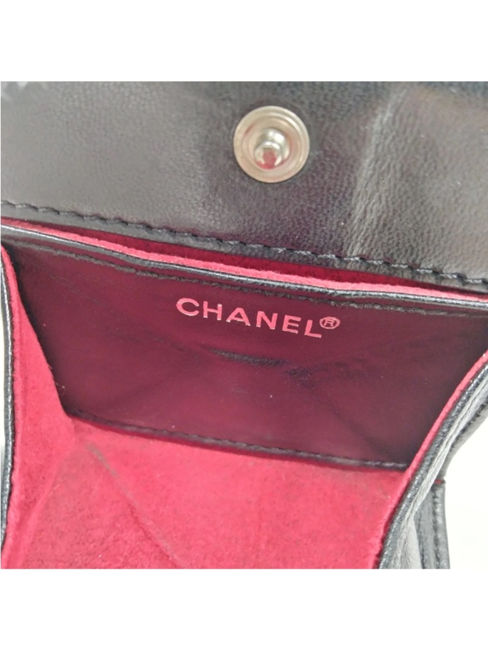 CHANEL Black Quilted Patent Leather Small Coin Case - Picture 5 of 9